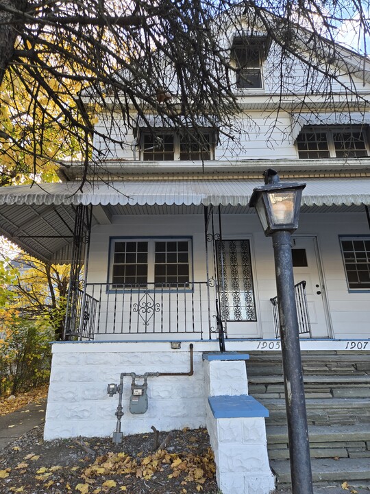1905 Cedar Ave in Scranton, PA - Building Photo