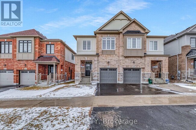 22 Greer St in Barrie, ON - Building Photo - Building Photo