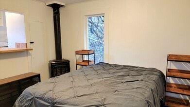 5503 S Corbett Ave in Portland, OR - Building Photo - Building Photo