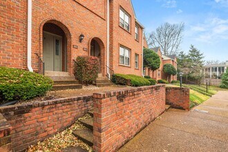 201 Westchase Dr in Nashville, TN - Building Photo - Building Photo