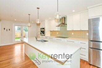 3849 29th Ave W in Seattle, WA - Building Photo - Building Photo