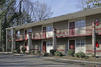 Park Village Apartments in Chattanooga, TN - Foto de edificio - Building Photo