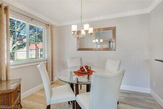 1265 Wildwood Lakes Blvd in Naples, FL - Foto de edificio - Building Photo