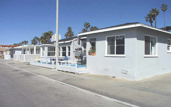 408 S The Strand in Oceanside, CA - Building Photo - Building Photo