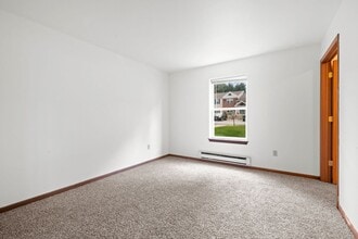 Weston Pines Apartments in Schofield, WI - Foto de edificio - Building Photo