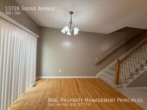 13728 Grove Ave in Bonner Springs, KS - Building Photo - Building Photo