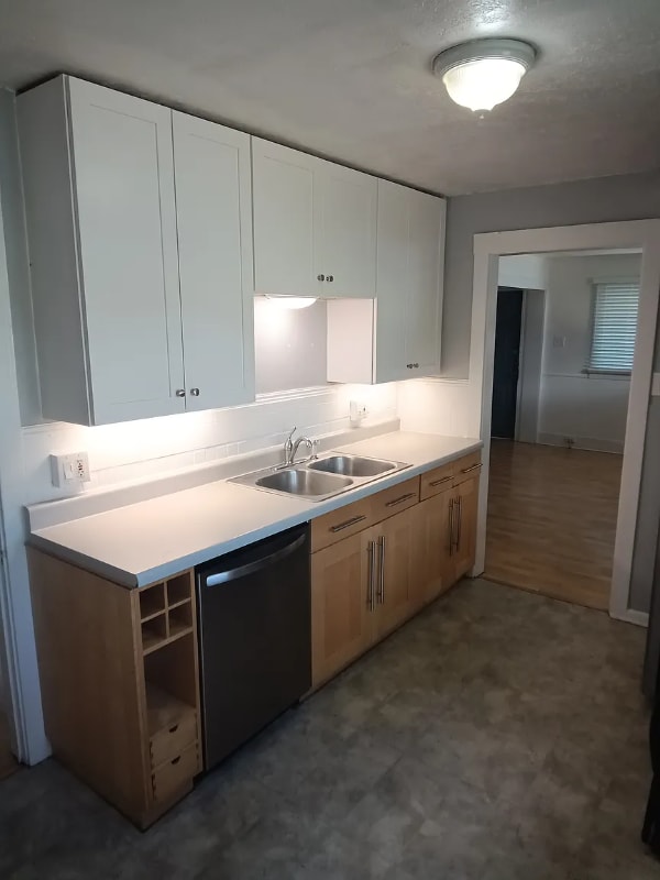 property at 1913 S W Temple St