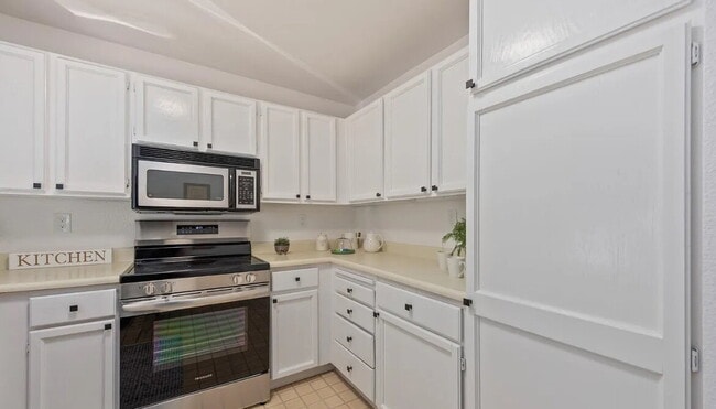 270 Channing Way in San Rafael, CA - Building Photo - Building Photo
