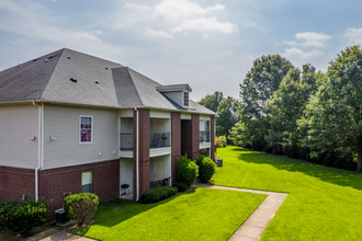 Sunrise Luxury Apartments in Covington, TN - Building Photo - Interior Photo