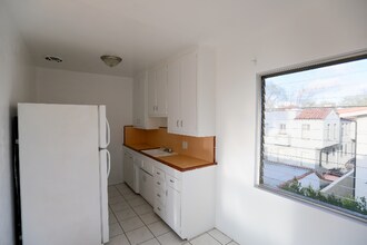260 S Sycamore Ave in Los Angeles, CA - Building Photo - Building Photo