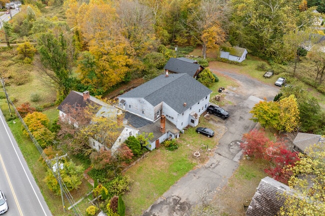 327 Kent Rd in New Milford, CT - Building Photo - Building Photo