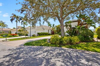 6778 Oakmont Way in West Palm Beach, FL - Building Photo - Building Photo