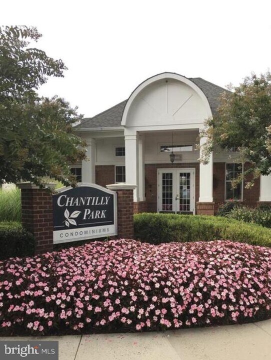 3820 Lightfoot St in Chantilly, VA - Building Photo