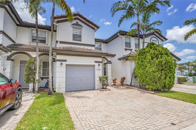 11467 NW 76th St in Medley, FL - Building Photo - Building Photo