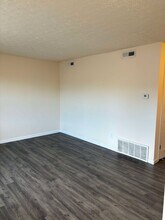 1301 Kenilwood Way in Bowling Green, KY - Building Photo - Building Photo