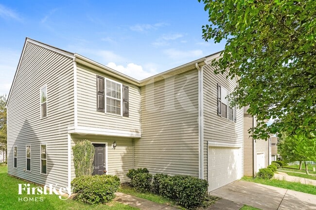4300 Oak Pointe Dr in Winston-Salem, NC - Building Photo - Building Photo