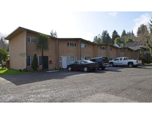 777 Hemlock Ave in Coos Bay, OR - Building Photo