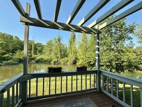 11 Creek Cir in Rhinebeck, NY - Foto de edificio - Building Photo