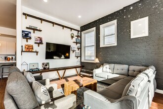 1202 W Huron St in Chicago, IL - Building Photo - Building Photo