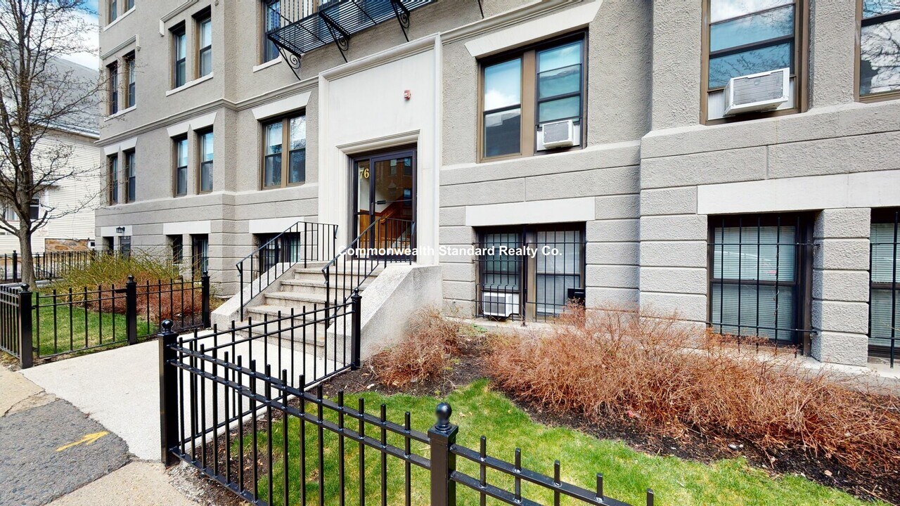 76 Quint Ave, Unit B in Boston, MA - Building Photo