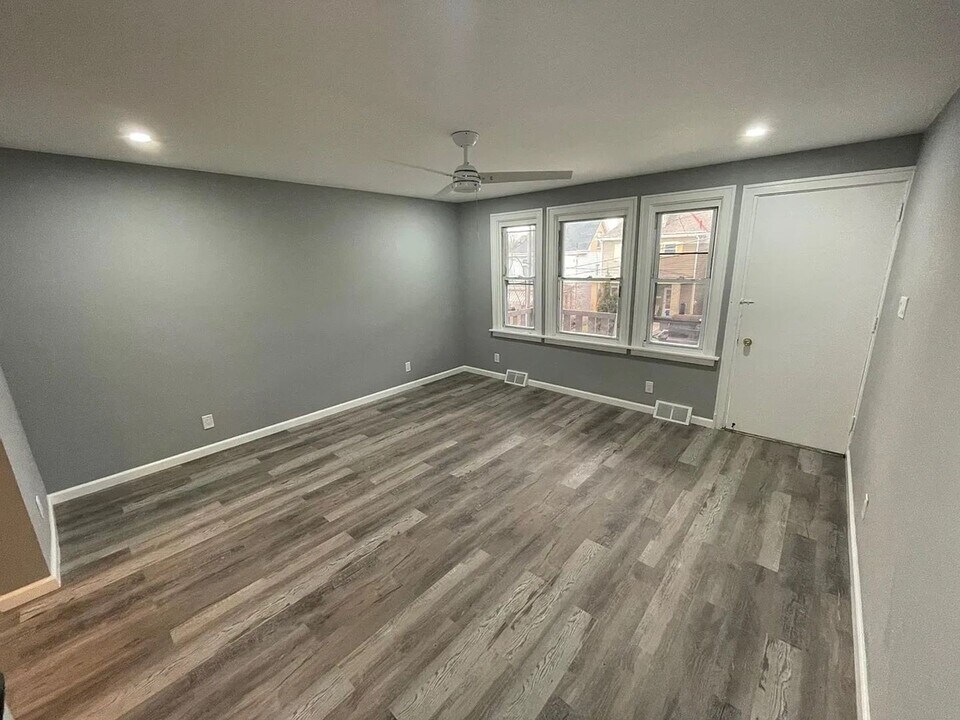 1509 Rockland Ave in Pittsburgh, PA - Building Photo