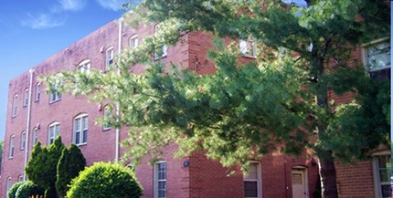 Pierce Queen Apartments in Arlington, VA - Building Photo - Building Photo