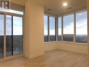 5105 Hurontario St in Mississauga, ON - Building Photo - Building Photo