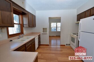 2618 57th St in Des Moines, IA - Foto de edificio - Building Photo