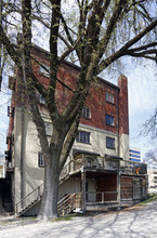 Hill River House in Knoxville, TN - Foto de edificio - Building Photo