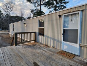 110 Poston Dr in Swansboro, NC - Building Photo - Building Photo