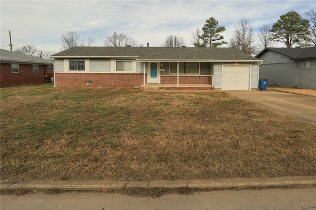 804 NW 8 St in Bentonville, AR - Foto de edificio - Building Photo