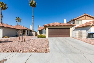 2424 Millcroft Dr in Henderson, NV - Building Photo