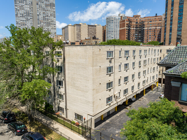 663 W Grace St in Chicago, IL - Building Photo - Building Photo