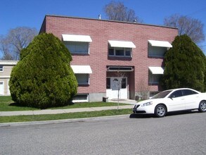 433 Maple St in Idaho Falls, ID - Foto de edificio - Building Photo