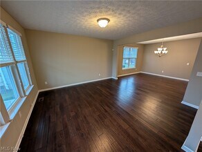 32815 Rebecca Ln in Avon Lake, OH - Building Photo - Building Photo