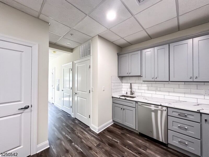 14 Church St-Unit -1 in Vernon, NJ - Building Photo