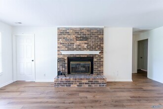 7513 SW Clubfield Dr in Huntsville, AL - Building Photo - Building Photo