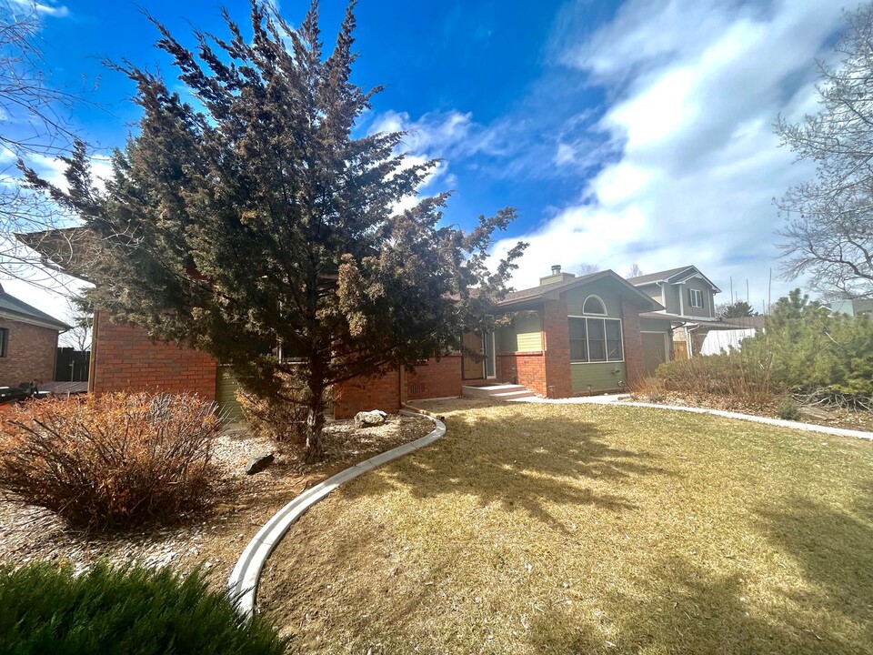 5507 Janna Dr in Loveland, CO - Building Photo