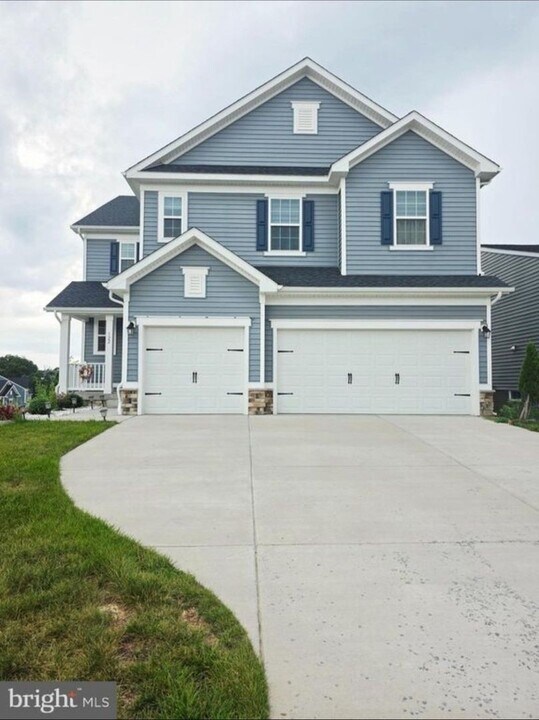 122 Poe Dr in Winchester, VA - Building Photo