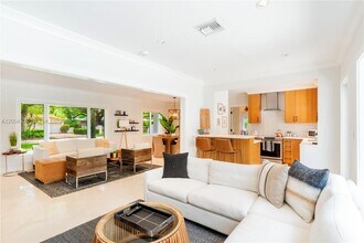1029 Mariposa Ave in Coral Gables, FL - Building Photo - Building Photo