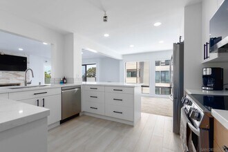 7550 Eads Ave in San Diego, CA - Building Photo - Building Photo