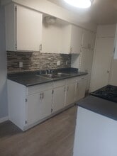 27325 Camp Plenty Rd in Santa Clarita, CA - Foto de edificio - Building Photo