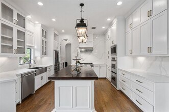 4523 Maple St in Bellaire, TX - Building Photo - Building Photo