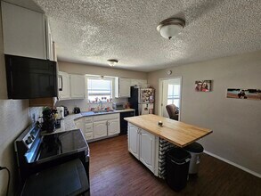 6104 Elmwood Ave in Lubbock, TX - Foto de edificio - Building Photo