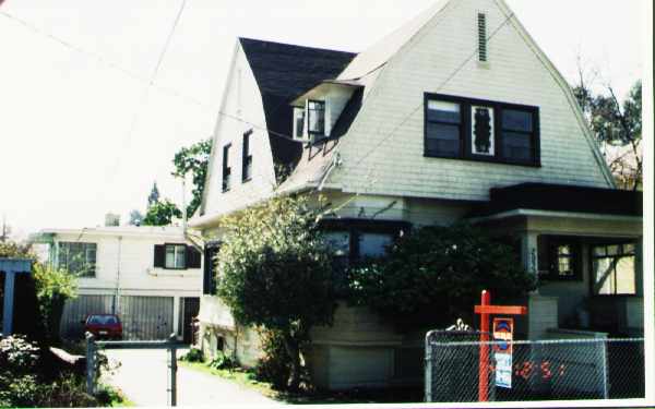 2931 E 19th St in Oakland, CA - Foto de edificio - Building Photo