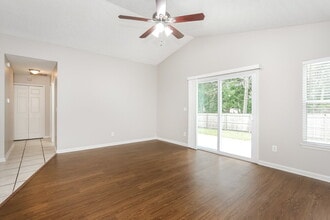 7859 Collins Ridge Blvd E in Jacksonville, FL - Building Photo - Building Photo