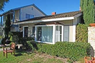 507 Acacia Ave in Corona Del Mar, CA - Building Photo - Building Photo