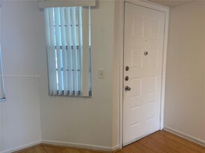 1100 SW 128th Terrace in Pembroke Pines, FL - Building Photo - Building Photo
