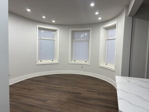 52 Charlton Ave W in Hamilton, ON - Building Photo - Building Photo