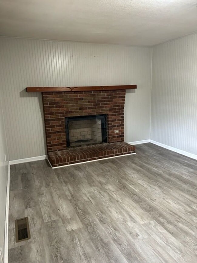 5 Lake Pl in Gainesville, GA - Building Photo - Building Photo